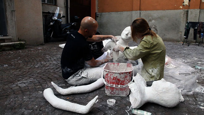 benetton-yatzer-lana-sutra-erik-ravelo-wool-sculpture